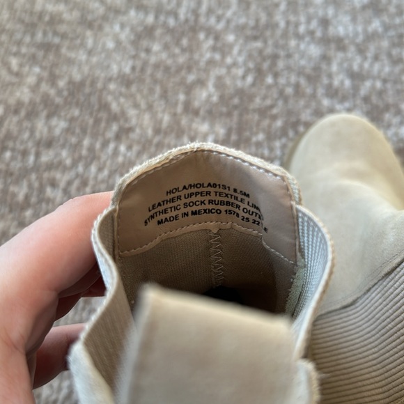 Steve Madden Hola Chelsea Lug Boots - Picture 8 of 12